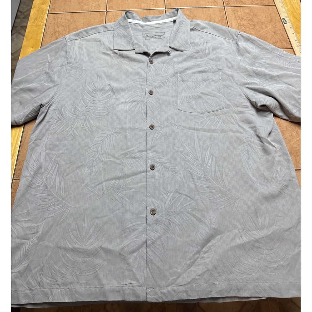 Tommy Bahama Shirt‎ Men Sz XL Gray Floral Button Up Original Fit Silk Hawaiian